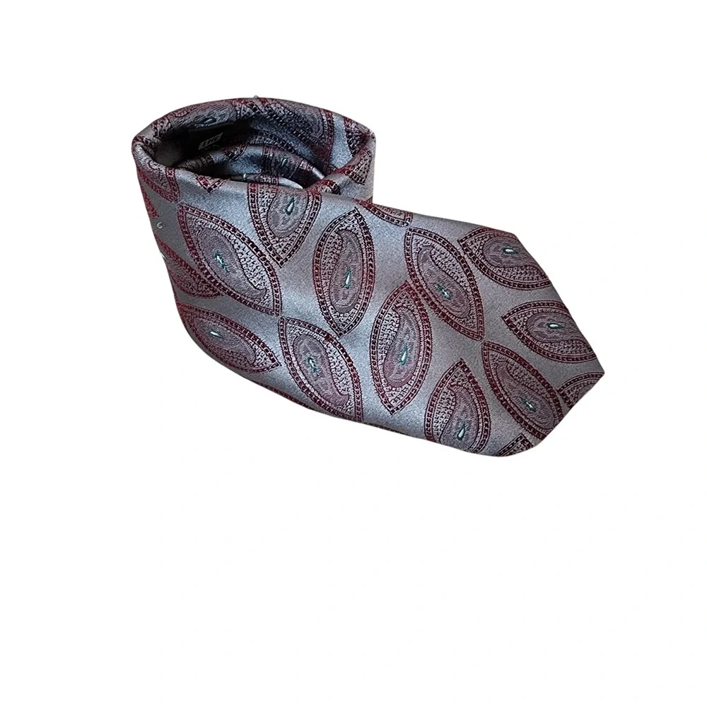 The American Edition Collection Men's Paisley Tie Grey Red Made in USA Polyester